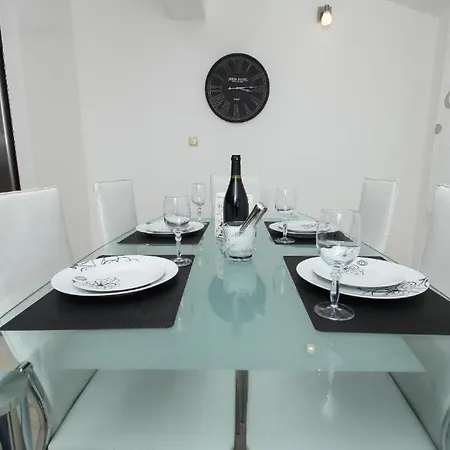 Apartment For Families With Children Kastel Stafilic, Kastela - 23058
